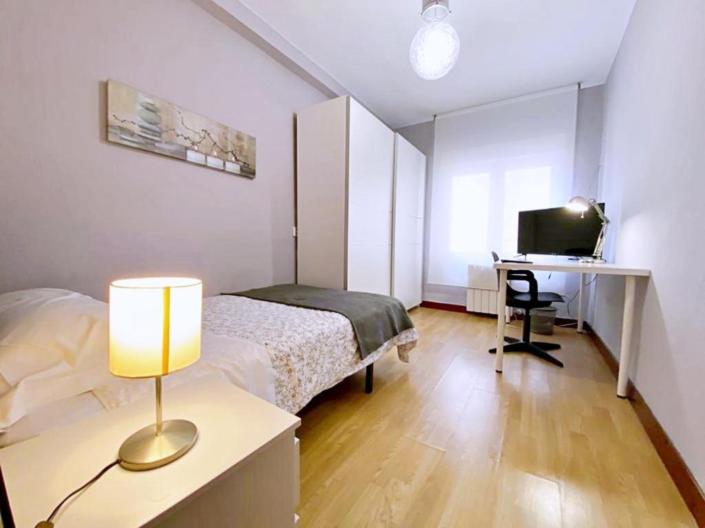 Apartamentos Milan 1 Wifi Y Parking Gratuito 奥维耶多 外观 照片